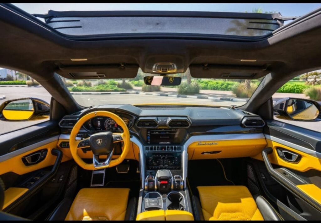 Lamborghini Urus rent a car Dubai 